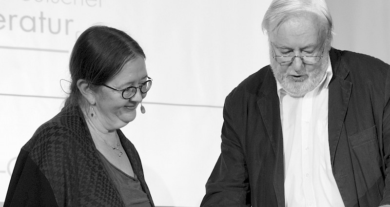 Anne Birkenhauer und Wend Kässens bei der Preisübergabe auf der Frankfurter Buchmesse 2016
